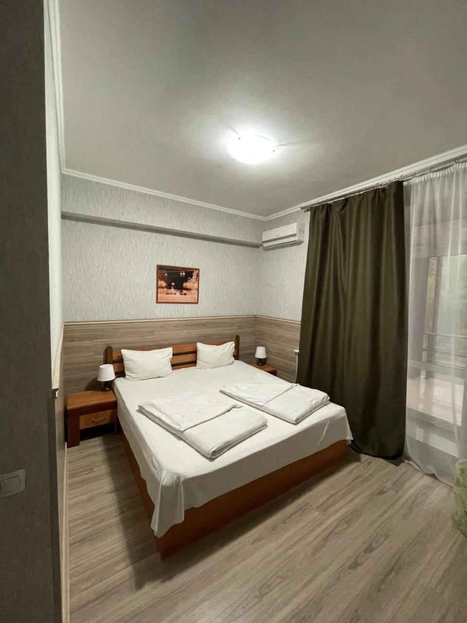 Shanyrak Hotel Temirtau Buitenkant foto