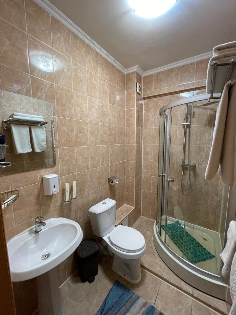 Shanyrak Hotel Temirtau Buitenkant foto