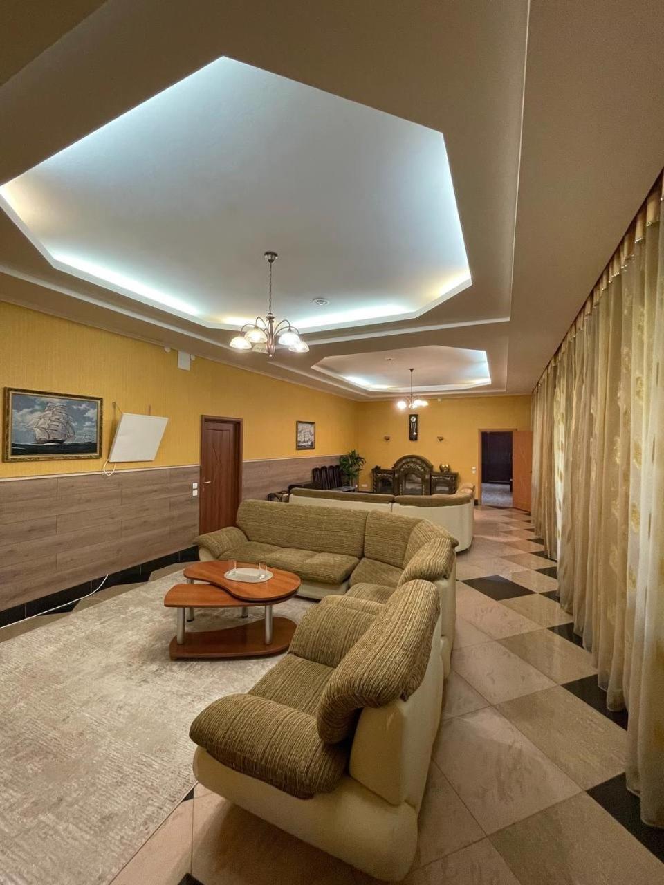 Shanyrak Hotel Temirtau Buitenkant foto