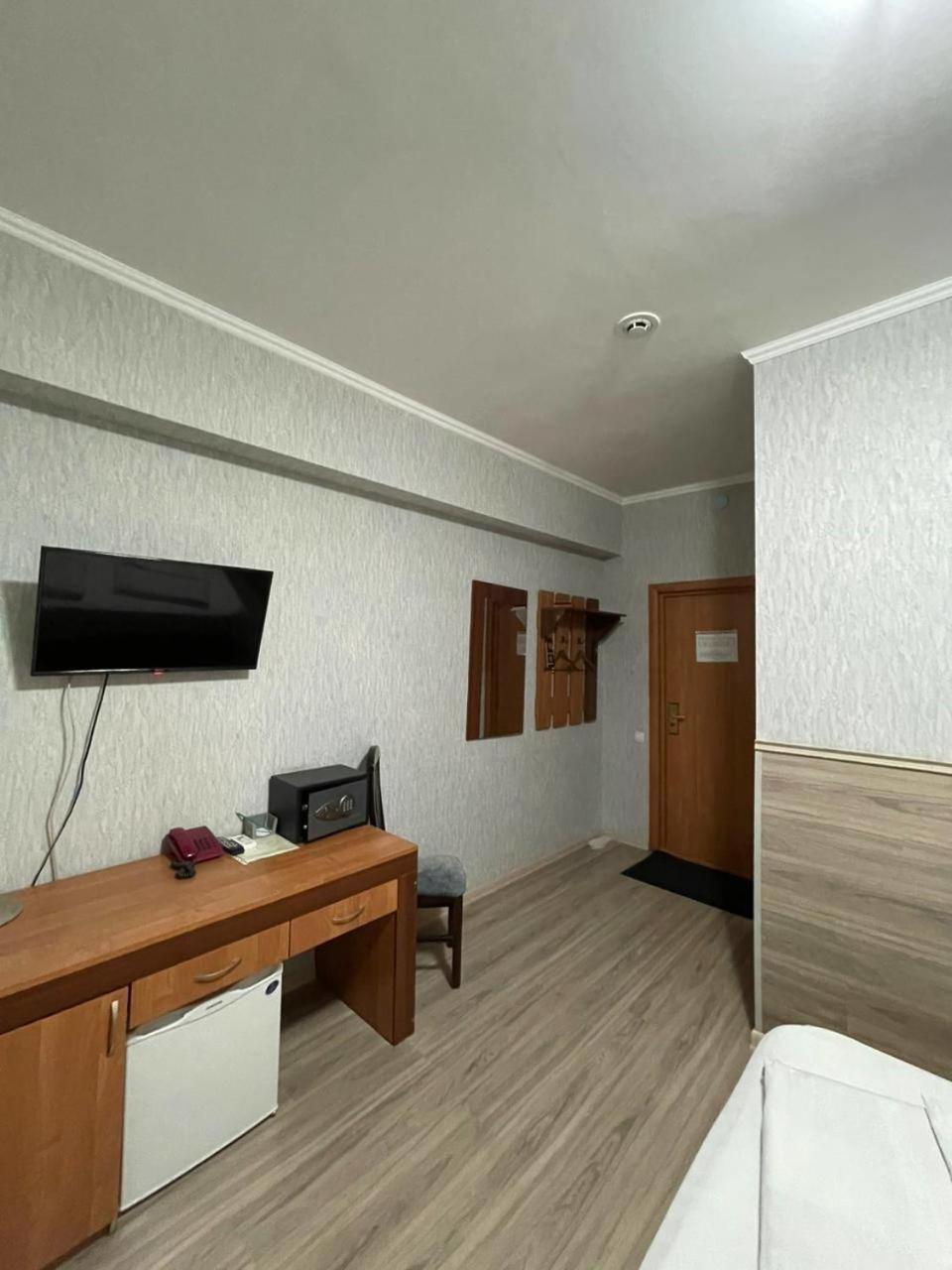 Shanyrak Hotel Temirtau Buitenkant foto