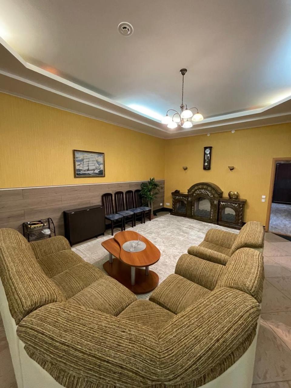 Shanyrak Hotel Temirtau Buitenkant foto